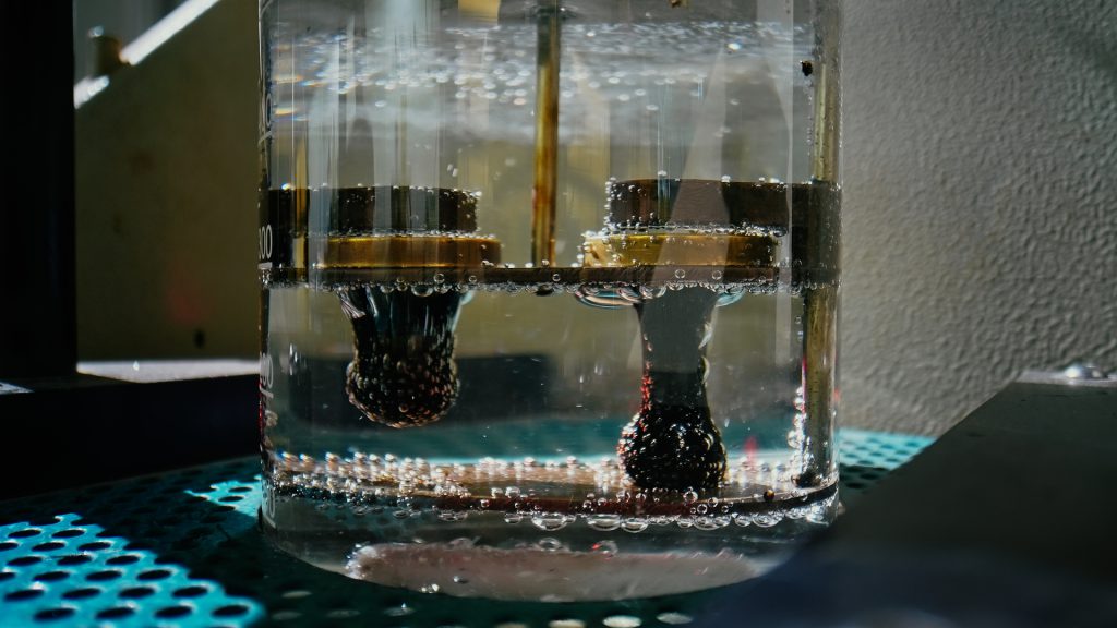 Asphalt- und Bitumenprüfung im Wasserbad bei sbt Trier
